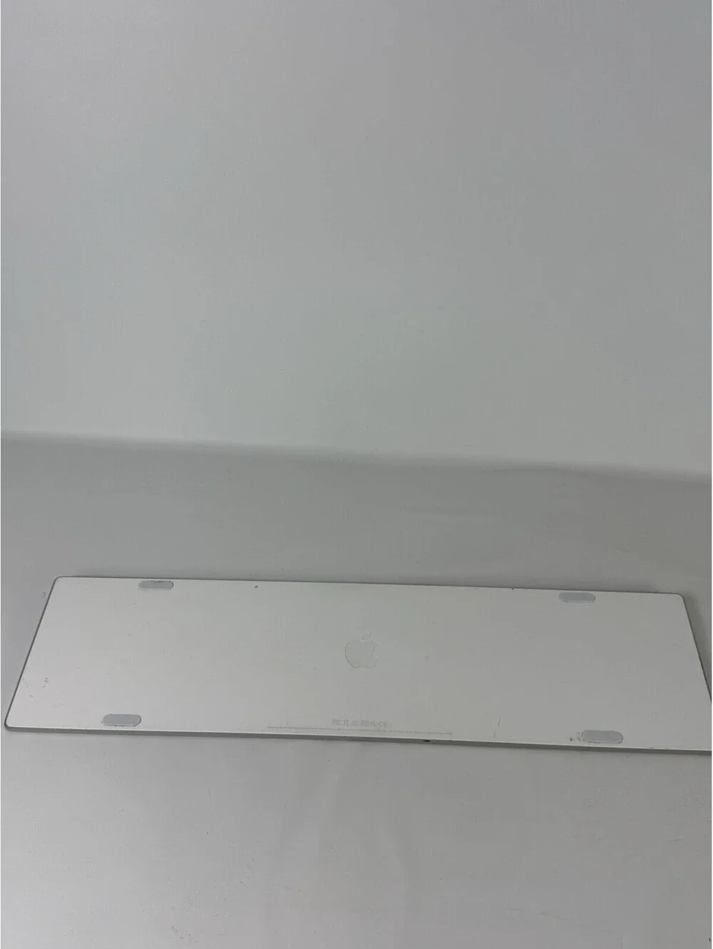 Apple A1843 Wireless Keyboard w/ Numeric Keypad MQ052LL/A Bluetooth Grade B